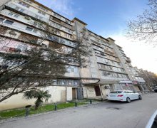 Satılır Köhnə Tikili Azadlıq m., 8-ci mikrorayon, Binəqədi r.