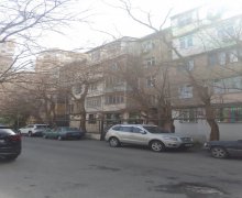 Satılır Köhnə Tikili İnşaatçılar m., Yasamal qəs., Yasamal r.