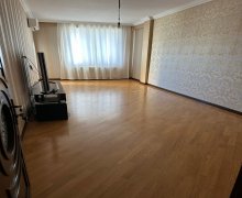 Satılır Yeni Tikili Memar Əcəmi m., 2-ci mikrorayon, Nəsimi r.