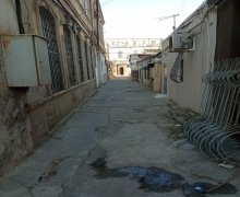 1 otaqli heyet evi satilir/villa Nizami m., Nəsimi r.