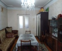 Satılır Köhnə Tikili Azadlıq m., Binəqədi r. Satılır Köhnə Tikili Azadlıq m., Binəqədi r.