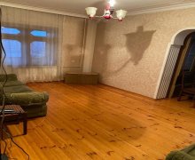 Satılır Köhnə Tikili Azadlıq m., 7-ci mikrorayon, Binəqədi r. Satılır Köhnə Tikili Azadlıq m., 7-ci mikrorayon, Binəqədi r.