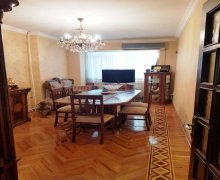 Satılır Köhnə Tikili Azadlıq m., Binəqədi r.