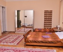 Kirayə (aylıq) Köhnə Tikili İçərişəhər m., Səbail r.