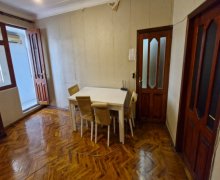 Satılır Köhnə Tikili Azadlıq m., 7-ci mikrorayon, Binəqədi r.