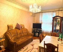 Satılır Köhnə Tikili Nəsimi m., 9-cu mikrorayon, Zərifə Əliyeva adına park, Binəqədi r.