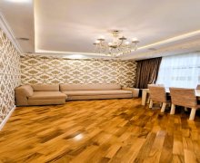 Satılır Yeni Tikili Memar Əcəmi m., 4-cü mikrorayon, Nəsimi r.