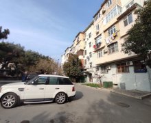 Satılır Köhnə Tikili Memar Əcəmi m., 4-cü mikrorayon, Nəsimi r.