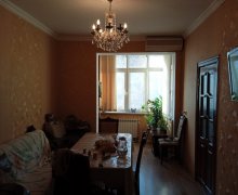 Satılır Köhnə Tikili Memar Əcəmi m., 2-ci mikrorayon, Nəsimi r.