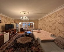 Satılır Köhnə Tikili Azadlıq m., 8-ci mikrorayon, Binəqədi r. Satılır Köhnə Tikili Azadlıq m., 8-ci mikrorayon, Binəqədi r.