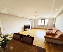 qara qarayevde satilan evler Qara Qarayev m., Nizami r.