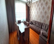 Satılır Köhnə Tikili Azadlıq m., 8-ci mikrorayon, Binəqədi r.