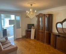 Satılır Köhnə Tikili Memar Əcəmi m., Nəsimi r.