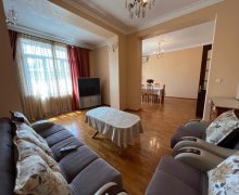 Kiraye aylıq Köhnə Tikili Elmlər akademiyası m., Yasamal r.