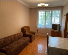 Satılır Köhnə Tikili Memar Əcəmi m., 4-cü mikrorayon, Nəsimi r.