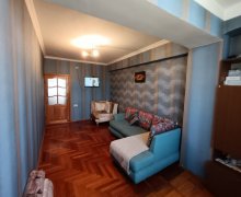 Satılır Köhnə Tikili İnşaatçılar m., Yasamal qəs., Yasamal r.