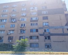 Satılır Köhnə Tikili Memar Əcəmi m., 9-cu mikrorayon, Binəqədi r.