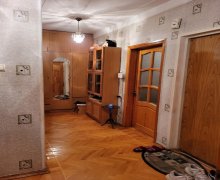 Satılır Köhnə Tikili Azadlıq m., 8-ci mikrorayon, Binəqədi r.