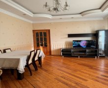 Satılır Yeni Tikili Azadlıq m., 8-ci mikrorayon, Binəqədi r.