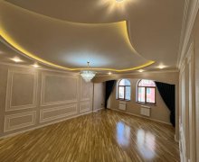 Satılır Yeni Tikili Azadlıq m., 8-ci mikrorayon, Binəqədi r.