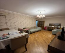 Satılır Köhnə Tikili Yeni Günəşli qəs., Suraxanı r. Satılır Köhnə Tikili Yeni Günəşli qəs., Suraxanı r.