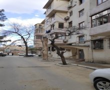 Satılır Köhnə Tikili Memar Əcəmi m., 9-cu mikrorayon, Binəqədi r.