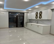 Satılır Yeni Tikili Dərnəgül m., Elit ticarət mərkəzi, Binəqədi r.