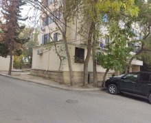 Satılır Köhnə Tikili Azadlıq m., 8-ci mikrorayon, Binəqədi r.
