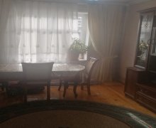 Satılır Köhnə Tikili Yeni Günəşli qəs., Suraxanı r. Satılır Köhnə Tikili Yeni Günəşli qəs., Suraxanı r.