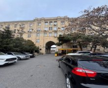 Satılır Köhnə Tikili Elmlər akademiyası m., Yasamal r.