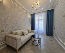 Satılır Köhnə Tikili Elmlər akademiyası m., Yasamal r.