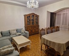 Satılır Köhnə Tikili İnşaatçılar m., Yasamal qəs., Yasamal r.