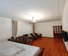 Satılır Köhnə Tikili Memar Əcəmi m., 9-cu mikrorayon, Binəqədi r.