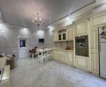 Satılır Yeni Tikili Elmlər akademiyası m., Yasamal r.