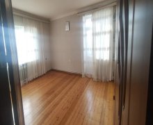 Satılır Köhnə Tikili Elmlər akademiyası m., Yasamal r.