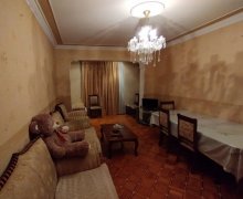 Satılır Köhnə Tikili Azadlıq m., 8-ci mikrorayon, Binəqədi r.