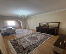 Satılır Köhnə Tikili Azadlıq m., 8-ci mikrorayon, Binəqədi r.