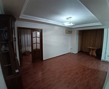 Satılır Köhnə Tikili İnşaatçılar m., Yasamal qəs., Yasamal r.