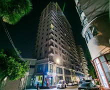 Satılır Yeni Tikili 8-ci mikrorayon, Binəqədi r.