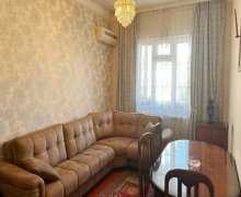 Satılır Köhnə Tikili Azadlıq m., 8-ci mikrorayon, Binəqədi r.