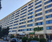 Satılır Köhnə Tikili Azadlıq m., 8-ci mikrorayon, Binəqədi r.