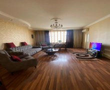 Satılır Yeni Tikili Elmlər akademiyası m., Yasamal r.