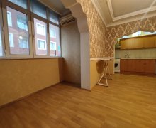 Satılır Köhnə Tikili Memar Əcəmi m., 9-cu mikrorayon, Binəqədi r.