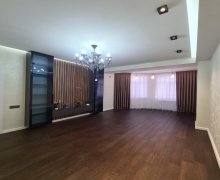 Satılır Yeni Tikili Azadlıq m., 8-ci mikrorayon, Binəqədi r.