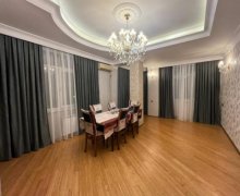 Satılır Yeni Tikili Memar Əcəmi m., 4-cü mikrorayon, Nəsimi r.