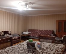 Satılır Köhnə Tikili Azadlıq m., 8-ci mikrorayon, Binəqədi r.