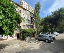 Satılır Köhnə Tikili Memar Əcəmi m., 5-ci mikrorayon, Nəsimi r.