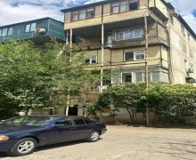 Satılır Köhnə Tikili Memar Əcəmi m., 3-cü mikrorayon, Nəsimi r.