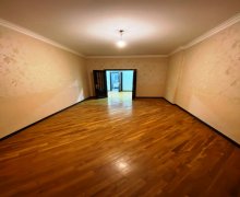 Satılır Yeni Tikili Gənclik m., 8-ci mikrorayon, Binəqədi r.