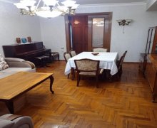 Kirayə (aylıq) Yeni Tikili İçərişəhər m., Səbail r. Kirayə (aylıq) Yeni Tikili İçərişəhər m., Səbail r.